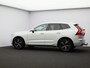 Volvo XC60 2.0 T4 R-Design / Trekhaak / Stoelverwarming / Sportstoelen / Elektrische Achterklep / Getint Glas / Cruise Control / Carplay / Sportstoelen /