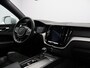 Volvo XC60 2.0 T4 R-Design / Trekhaak / Stoelverwarming / Sportstoelen / Elektrische Achterklep / Getint Glas / Cruise Control / Carplay / Sportstoelen /