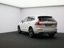 Volvo XC60 2.0 T4 R-Design / Trekhaak / Stoelverwarming / Sportstoelen / Elektrische Achterklep / Getint Glas / Cruise Control / Carplay / Sportstoelen /