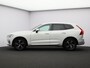 Volvo XC60 2.0 T4 R-Design / Trekhaak / Stoelverwarming / Sportstoelen / Elektrische Achterklep / Getint Glas / Cruise Control / Carplay / Sportstoelen /