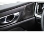 Volvo V60 2.0 T6 Plug-in hybrid AWD Plus Dark | Trekhaak | Harman Kardon | 360º Camera | Verwarmbare voorruit | Stoel- / Stuurverwarming Voor + Achter | Adaptive Cruise | BLIS | Verwarmbare voorruit | Power seats