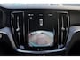 Volvo V60 B4 Plus Dark | Adaptive Cruise | BLIS | 20 inch LM | Gelaagd Glas | Donker Glas |