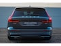 Volvo V60 B4 Plus Dark | Adaptive Cruise | BLIS | 20 inch LM | Gelaagd Glas | Donker Glas |