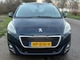 Peugeot 5008 1.2 PureTech Style 7-Pers. ECC Audio-CD/MP3 Navi LMV 16" Cruise ASR ESP Panoramadak Trekhaak Dealeronderhoud Nw Apk!