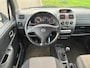 Opel Agila 1.2-16V Maxx Airco Electric pakket Audio/CD LMV 14" Colorpakket Getint glas Dealeronderhoud 88460 km's NAP! Nieuwe Apk!