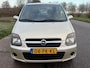 Opel Agila 1.2-16V Maxx Airco Electric pakket Audio/CD LMV 14" Colorpakket Getint glas Dealeronderhoud 88460 km's NAP! Nieuwe Apk!