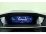 Peugeot 2008 1.2 Hybrid 136 GT Automaat | Navigatie | Dodehoek assistent | Camera | Draadloze telefoonlader | Zwart dak | Dakrails | Keyless