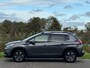 Peugeot 2008 1.2 PureTech 110pk Allure - Gris Platinium - Panorama/Camera - Chique