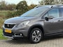 Peugeot 2008 1.2 PureTech 110pk Allure - Gris Platinium - Panorama/Camera - Chique