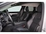 Volvo V90 T6 Recharge AWD Plus Dark - IntelliSafe Assist & Surround - 360º Camera - Harman/Kardon audio - Adaptieve LED koplampen - Verwarmde voorstoelen, stuur & achterbank - Parkeersensoren voor & achter - Elektr. bedienb. voorstoelen met geheugen - Extra getint glas - Elektr. inklapbare trekhaak - 19' LMV