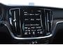 Volvo V60 T6 340PK Automaat Recharge AWD Inscription /  Bowers en Wilkins / Adaptieve cruise control/ Panoramadak/ 19” velgen/ BLIS/ Trekhaak/ Stoel en stuurwielverwarming/ Parkeersensoren met 360 Camera/ Elektrische stoelen met geheugen/ Apple carplay/ Keyless entry/ Head up display