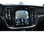 Volvo V60 T6 340PK Automaat Recharge AWD Inscription /  Bowers en Wilkins / Adaptieve cruise control/ Panoramadak/ 19” velgen/ BLIS/ Trekhaak/ Stoel en stuurwielverwarming/ Parkeersensoren met 360 Camera/ Elektrische stoelen met geheugen/ Apple carplay/ Keyless entry/ Head up display