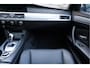 BMW 5-Serie Touring 523i Executive | Panoramadak | Leer | Maniakaal onderhouden | BTW | Youngtimer |