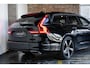 Volvo V90 T8 AWD R-Design | Navigatie | Parkeercamera | BLIS | Semi-Electrische Wegklapbare Trekhaak | Climate Control | Stoelverwarming | Stuurwielverwarming | Cruise Control | Dealeronderhouden