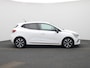 Renault Clio 1.0 TCe 90 Evolution | Navigatie | LED Koplampen | Apple Carplay / Android Auto | Climate Control | DAB Radio | Keyless | Parkeersensoren | Privacy Glass | Lichmetalen Velgen | Multifunctioneel Stuurwiel |