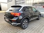 Volkswagen T-Roc 1.5 TSI Style Business / Clima / Cruise / Navi / Camera / Stoelverw. / Trekhaak / PDC / LMV