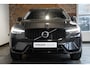 Volvo XC60 T8 Plug-in hybrid AWD Ultra Dark | 360° Parkeercamera | Stoelverwarming | 21'' Lichtmetalen velgen | Luchtvering | Electrische Wegklapbare Trekhaak | Harman Kardon Premium Audio | Google Infotainment | Longe Range