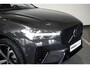 Volvo XC60 T8 Plug-in hybrid AWD Ultra Dark | 360° Parkeercamera | Stoelverwarming | 21'' Lichtmetalen velgen | Luchtvering | Electrische Wegklapbare Trekhaak | Harman Kardon Premium Audio | Google Infotainment | Longe Range