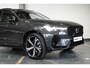 Volvo XC60 T8 Plug-in hybrid AWD Ultra Dark | 360° Parkeercamera | Stoelverwarming | 21'' Lichtmetalen velgen | Luchtvering | Electrische Wegklapbare Trekhaak | Harman Kardon Premium Audio | Google Infotainment | Longe Range