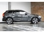 Volvo XC60 T8 Plug-in hybrid AWD Ultra Dark | 360° Parkeercamera | Stoelverwarming | 21'' Lichtmetalen velgen | Luchtvering | Electrische Wegklapbare Trekhaak | Harman Kardon Premium Audio | Google Infotainment | Longe Range