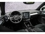 Volvo XC40 2.0 B4 Plus Black Edition | Lounge Pack | Panoramadak | Nubuck Interieur | 360 Camera | Verwarmbare Vorruit |