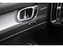 Volvo XC40 2.0 B4 Plus Black Edition | Lounge Pack | Panoramadak | Nubuck Interieur | 360 Camera | Verwarmbare Vorruit |