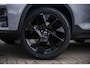 Volvo XC40 2.0 B4 Plus Black Edition | Lounge Pack | Panoramadak | Nubuck Interieur | 360 Camera | Verwarmbare Vorruit |