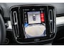 Volvo XC40 2.0 B4 Plus Black Edition | Lounge Pack | Panoramadak | Nubuck Interieur | 360 Camera | Verwarmbare Vorruit |