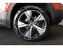 Volvo XC40 T4 Recharge R-Design - Panorama/schuifdak - IntelliSafe Assist - Harman/Kardon audio - Parkeercamera achter - Draadloze tel. oplader - Parkeersensoren voor & achter - Adaptieve LED koplampen - Apple Carplay & Android Auto - Verwarmde voorstoelen & stuur - Standkachel - Extra getint glas - 19' LMV