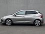 Hyundai i20 1.0 T-GDI Comfort 120pk Automaat / Als nieuw 1.056 km / Navigatie / Stuur-, stoel- en achterbankverwarming / BOSE / Apple Carplay Android / 17" LM wielen + All Season banden /