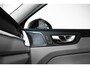 Volvo XC60 T6 Plug-in hybrid AWD Plus Dark | Harman Kardon Premium Audio | Blond Lederen Bekleding | Nieuw Model | 20'' Lichtmetalen Velgen | Head-Up Display | Panoramadak | 360° Parkeercamera | Parkeersensoren voor + achter