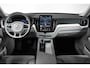 Volvo XC60 T6 Plug-in hybrid AWD Plus Dark | Harman Kardon Premium Audio | Blond Lederen Bekleding | Nieuw Model | 20'' Lichtmetalen Velgen | Head-Up Display | Panoramadak | 360° Parkeercamera | Parkeersensoren voor + achter