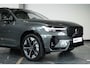 Volvo XC60 T6 Plug-in hybrid AWD Plus Dark | Harman Kardon Premium Audio | Blond Lederen Bekleding | Nieuw Model | 20'' Lichtmetalen Velgen | Head-Up Display | Panoramadak | 360° Parkeercamera | Parkeersensoren voor + achter