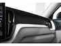 Volvo XC60 T6 Plug-in hybrid AWD Plus Dark | Harman Kardon Premium Audio | Blond Lederen Bekleding | Nieuw Model | 20'' Lichtmetalen Velgen | Head-Up Display | Panoramadak | 360° Parkeercamera | Parkeersensoren voor + achter