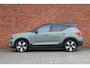 Volvo XC40 Single Motor Extended Range Ultimate 82 kWh | Trekhaak | 360 Graden Camera | Adaptieve Cruise Control | Panoramadak | Verwarmbare Voorstoelen- en Stuurwiel | BLIS Dodehoekdetectie |
