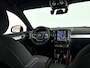 Volvo XC40 B4 Plus Dark Modeljaar 2026 | Parkeercamera | Stoel- en Stuurverwarming | Harman Kardon | Trekhaak