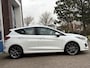 Ford Fiesta 1.0 EcoBoost Hybrid ST-Line 125PK Cruise Carplay-Navi Climate Privacy Glass 17'' Velgen 4-seizoensbanden *Sportief*