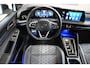 Volkswagen Golf 1.5 eTSI 150pk R-Line Business | Panoramadak | IQ. Light | Harman Kardon | 100% (Dealer) onderhouden label