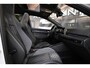 Volkswagen Golf 1.5 eTSI 150pk R-Line Business | Panoramadak | IQ. Light | Harman Kardon | 100% (Dealer) onderhouden label