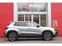 Jeep Avenger 1.2 110PK e-Hybrid SUMMIT | STOEL/VOORRUIT VERWARMING | DRAADLOZE APPLE CARPLAY/ANDROID AUTO | NAVIGATIE | ACHETRUITRIJ CAMERA | KEYLESS ENTRY/START | PARKEERSENSOREN VOOR EN ACHTER | ELEKTRISCH BEDIENBARE ACHTERKLEP | VERWARMBARE VOORRUIT/VOORSTOELEN | 18" LICHTMETALEN VELGEN | ADAPTIVE CRUISE CONTROL | DODEHOEK DETECTIE | JBL AUDIO SYSTEM |