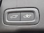 Volvo XC60 2.0 T6 Plug-in hybrid AWD Plus Dark | Trekhaak | 360-graden camera | All-season banden | Verwarmbare stoelen en achterbank | Apple Car Play/Android Auto | Elektrisch schuif/kantel Panoramadak | Adaptieve Cruise Control |