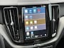 Volvo XC60 2.0 T6 Plug-in hybrid AWD Plus Dark | Trekhaak | 360-graden camera | All-season banden | Verwarmbare stoelen en achterbank | Apple Car Play/Android Auto | Elektrisch schuif/kantel Panoramadak | Adaptieve Cruise Control |