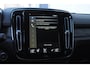 Volvo XC40 T4 211PK Automaat Plus Dark / Elektrische stoelen met geheugen / stuur - en stoelverwarming / Cruise control / Harman kardon audio / elektrische achterklep / Parkeersensoren met camers