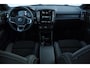 Volvo XC40 T4 211PK Automaat Plus Dark / Elektrische stoelen met geheugen / stuur - en stoelverwarming / Cruise control / Harman kardon audio / elektrische achterklep / Parkeersensoren met camers