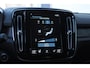 Volvo XC40 T4 211PK Automaat Plus Dark / Elektrische stoelen met geheugen / stuur - en stoelverwarming / Cruise control / Harman kardon audio / elektrische achterklep / Parkeersensoren met camers