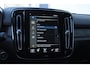 Volvo XC40 T4 211PK Automaat Plus Dark / Elektrische stoelen met geheugen / stuur - en stoelverwarming / Cruise control / Harman kardon audio / elektrische achterklep / Parkeersensoren met camers