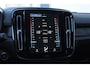 Volvo XC40 T4 211PK Automaat Plus Dark / Elektrische stoelen met geheugen / stuur - en stoelverwarming / Cruise control / Harman kardon audio / elektrische achterklep / Parkeersensoren met camers