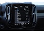 Volvo XC40 B3 163PK Automaat Ultimate Dark / Panoramadak / Adaptive cruise control / Elektrische stoelen / Harman Kardon audio / Pilot assist / BLIS / Stoel en stuur verwarming / Elektrische achterklep / Parkeersensoren met camera / Google infotainment