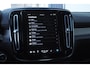 Volvo XC40 B3 163PK Automaat Ultimate Dark / Panoramadak / Adaptive cruise control / Elektrische stoelen / Harman Kardon audio / Pilot assist / BLIS / Stoel en stuur verwarming / Elektrische achterklep / Parkeersensoren met camera / Google infotainment