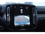 Volvo XC40 B3 163PK Automaat Ultimate Dark / Panoramadak / Adaptive cruise control / Elektrische stoelen / Harman Kardon audio / Pilot assist / BLIS / Stoel en stuur verwarming / Elektrische achterklep / Parkeersensoren met camera / Google infotainment